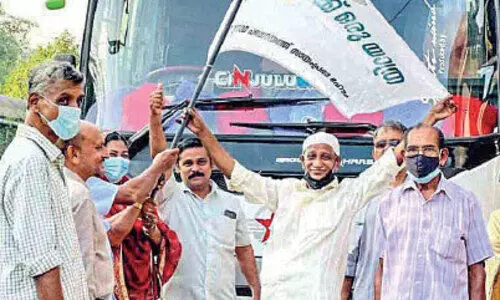 Excursion at a cost of one rupee