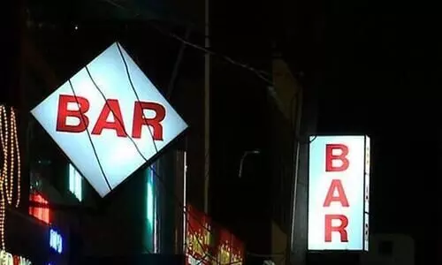 ബാ​റി​ൽ യു​വാ​വി​നെ ആക്ര​മി​ച്ച സം​ഭ​വം: ര​ണ്ടു​പേ​ർ അ​റ​സ്റ്റി​ൽ