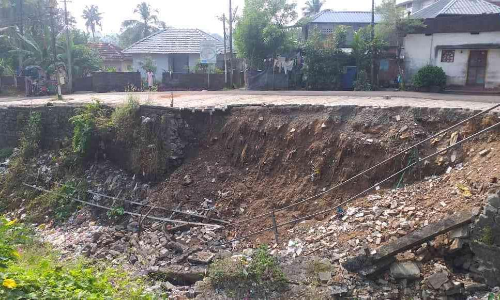 പെരിയാർവാലി കനാലിൻറെ തകർന്ന പാർശ്വഭിത്തി പുനർനിർമ്മിക്കാൻ നടപടിയായില്ല