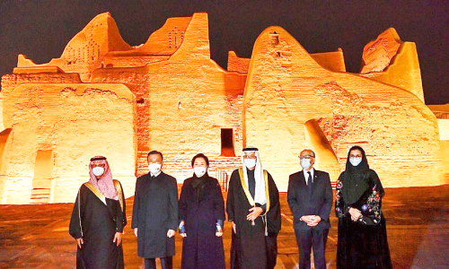 മൂ​ൺ ജെ ​ഇ​ൻ ദറഇയ ചരിത്രമേഖല സന്ദർശിച്ചു