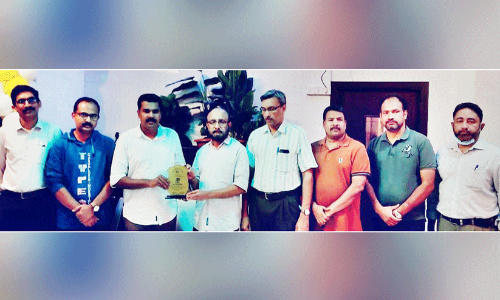 മൊറയൂർ ഗ്രാമപഞ്ചായത്തിന് ജിദ്ദ മലപ്പുറം ജില്ല കെ.എം.സി.സിയുടെ ആദരം