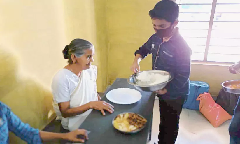 അന്നം വിളമ്പിനല്‍കിയ അന്നമ്മച്ചേടത്തി പടിയിറങ്ങി