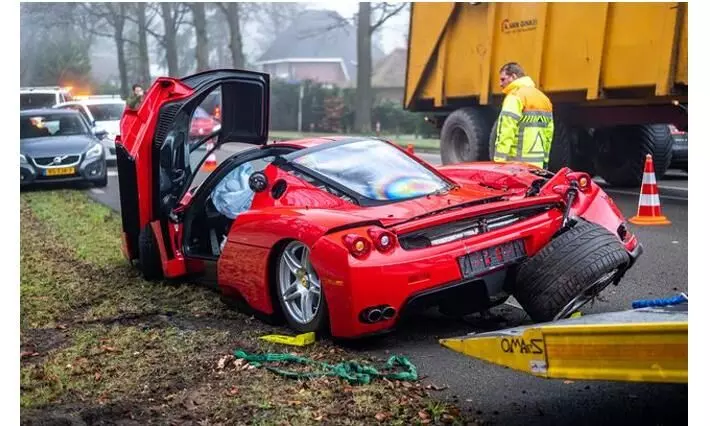 Mechanic trashes £2.7m Ferrari Enzo supercar in crash