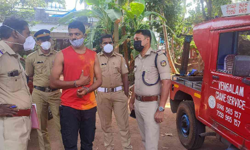 റി​ക്ക​വ​റി വാ​ൻ മോ​ഷ​ണം; പ്ര​തി​യു​മാ​യി തെ​ളി​വെ​ടു​പ്പു ന​ട​ത്തി