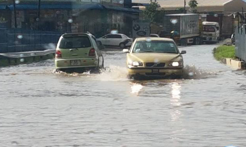 മ​ഴ​വെ​ള്ളം ഒ​ഴി​വാ​ക്കു​ന്ന​തി​നു​ള്ള പ്ര​വ​ർ​ത്ത​നം ശ​ക്ത​മാ​ക്കി