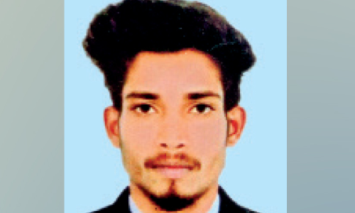 ബൈ​ക്കും ഓ​ട്ടോ​യും കൂ​ട്ടി​യി​ടി​ച്ച് യു​വാ​വ് മ​രി​ച്ചു