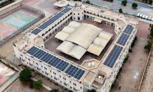 സോ​ളാ​ർ വെ​ളി​ച്ച​ത്തി​ൽ 22 സ്കൂ​ളു​ക​ൾ