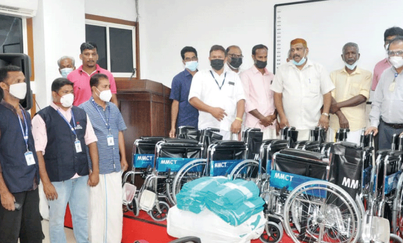ഐ.എം.സി.സി കുവൈത്ത് കോഴിക്കോട്​ മെഡിക്കൽ കോളജിന്​ വീൽചെയറുകൾ നൽകി