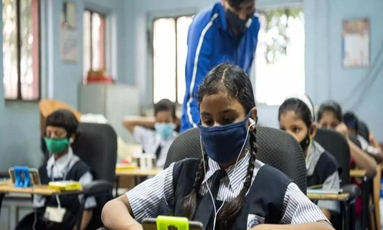 ദേ​ശീ​യ വി​ദ്യാ​ഭ്യാ​സ ന​യം അ​ടി​സ്ഥാ​ന​മാ​ക്കി പു​തി​യ പാ​ഠ്യ​പ​ദ്ധ​തി ത​യാ​റാ​ക്കും