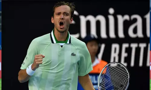 ആ​സ്ട്രേ​ലി​യ​ൻ ഓ​പ​ൺ: മെ​ദ്‍വ​ദേ​വും സി​റ്റ്‌​സി​പാ​സും പ്രീ ​ക്വാ​ര്‍ട്ട​റി​ല്‍