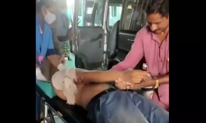 തെന്മലയില്‍ വനംവകുപ്പ് വാച്ചര്‍ക്ക് നേരെ കാട്ടാന ആക്രമണം