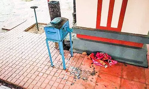 കാണിക്ക വഞ്ചി കുത്തിത്തുറന്ന് മോഷണം