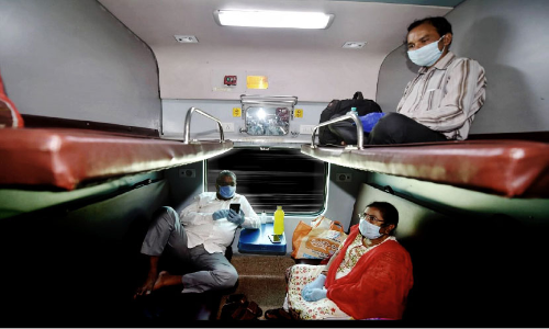 രാത്രി 10ന് ലൈറ്റ് അണച്ചോണം, ട്രെയിനിൽ ഉ​ച്ച​ത്തി​ൽ പാട്ടുവേണ്ട; ഉ​റ​ക്കെ സം​സാ​ര​വും