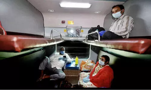 രാത്രി 10ന് ലൈറ്റ് അണച്ചോണം, ട്രെയിനിൽ ഉ​ച്ച​ത്തി​ൽ പാട്ടുവേണ്ട; ഉ​റ​ക്കെ സം​സാ​ര​വും