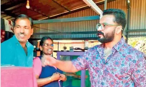 Jayasurya in Kunnakkavil Visited Kudumbasree Janakiya Hotel