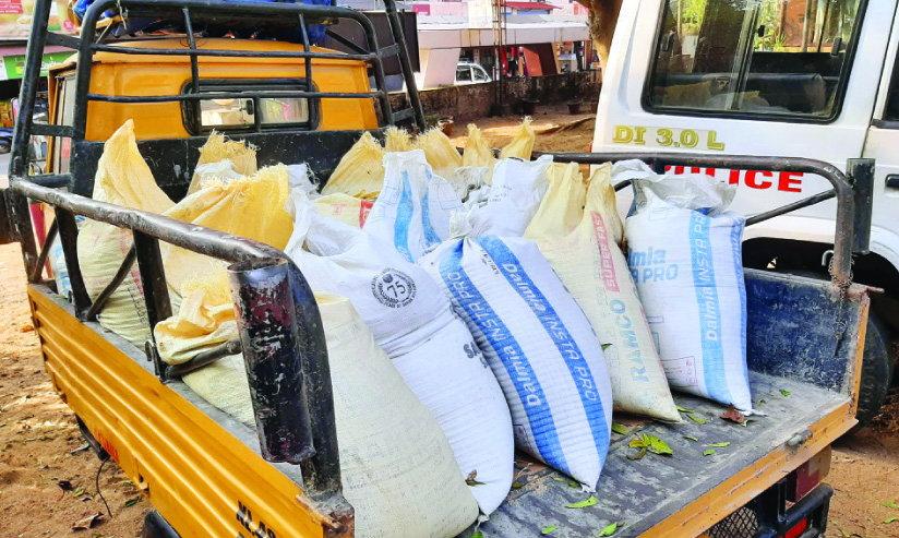 ഭാ​ര​ത​പ്പു​ഴ​യി​ൽ വീ​ണ്ടും മ​ണ​ൽ​ക്കൊ​ള്ള