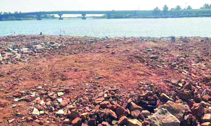 കായല്‍ കൈയേറ്റം വീണ്ടും വ്യാപകം