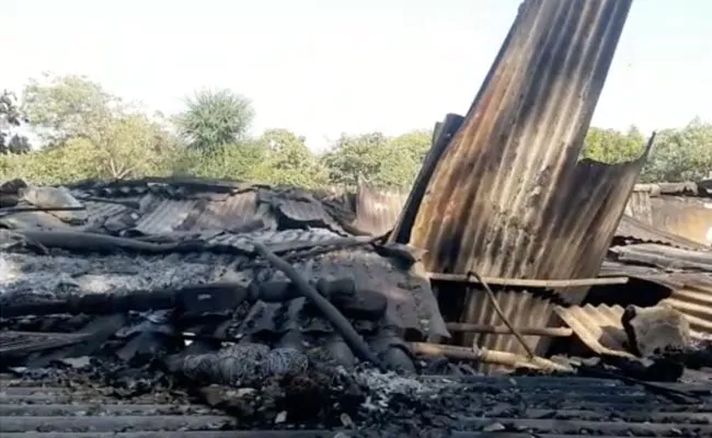 മധ്യപ്രദേശിൽ വീടുകൾ കത്തിച്ചു, അമ്പലം കൊള്ളയടിച്ചു: യുവാവ് അറസ്റ്റിൽ