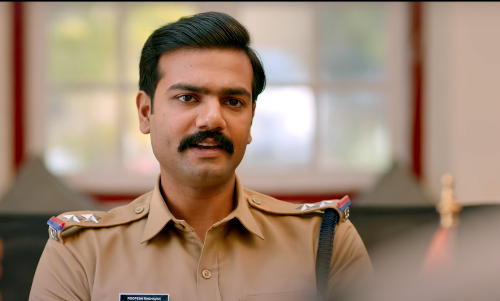 കർണൻ നെപ്പോളിയൻ ഭഗത്‌സിങ്​ വരുന്നു; ട്രെയിലർ പങ്കുവെച്ച്​ ടോവിനൊ തോമസ്