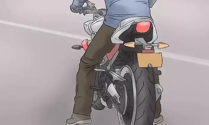 ഓ​പ​റേ​ഷ​ൻ സൈ​ല​ൻ​സ്​: ചെവിതുളച്ച്​ പായുന്ന സൈലൻസറുകാർക്ക്​ പിടിവീഴും