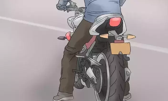 ഓ​പ​റേ​ഷ​ൻ സൈ​ല​ൻ​സ്​: ചെവിതുളച്ച്​ പായുന്ന സൈലൻസറുകാർക്ക്​ പിടിവീഴും