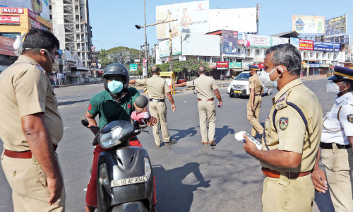 നാല് ജില്ലകൾ കൂടി സി കാറ്റഗറിയി​ലേക്ക്; നിയന്ത്രണങ്ങൾ കടുപ്പിക്കുന്നു