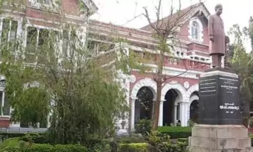 തിരുവനന്തപുരം പബ്ലിക് ലൈബ്രറിയെ പ്രതിമാ ലൈബ്രറിയാക്കരുത് തിരുവനന്തപുരം പബ്ലിക് ലൈബ്രറിയെ പ്രതിമാ ലൈബ്രറിയാക്കരുത്