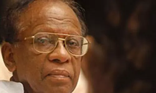 ഫോ​ക്ക് സു​കു​മാ​ർ അ​ഴീ​ക്കോ​ട് അ​നു​സ്മ​ര​ണം സം​ഘ​ടി​പ്പി​ക്കു​ന്നു