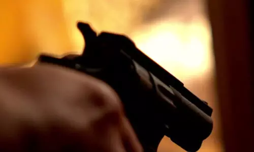 യൂ​നി​വേ​ഴ്സി​റ്റിയിൽ വെടിവെപ്പ്: തോക്കുധാരി മരിച്ചു