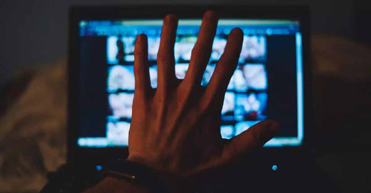 ഓൺലൈൻ ക്ലാസിൽ നഗ്​നത പ്രദർശനമുണ്ടായാൽ ചെയ്യേണ്ടതെന്ത്​ ​?