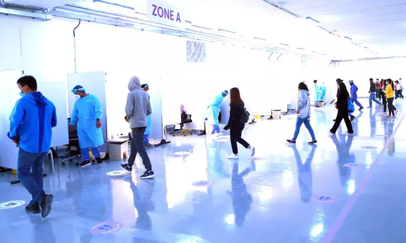 സുരക്ഷിതം, സുഗമം; വാക്സിനേഷൻ കേന്ദ്രം സജീവം സുരക്ഷിതം, സുഗമം; വാക്സിനേഷൻ കേന്ദ്രം സജീവം