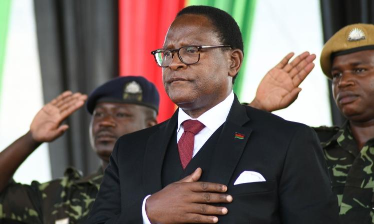 മന്ത്രിമാർക്കെതിരെ അഴിമതി ആരോപണങ്ങൾ; മലാവി മന്ത്രിസഭ പ്രസിഡൻറ് പിരിച്ചുവിട്ടു മന്ത്രിമാർക്കെതിരെ അഴിമതി ആരോപണങ്ങൾ; മലാവി മന്ത്രിസഭ പ്രസിഡൻറ് പിരിച്ചുവിട്ടു