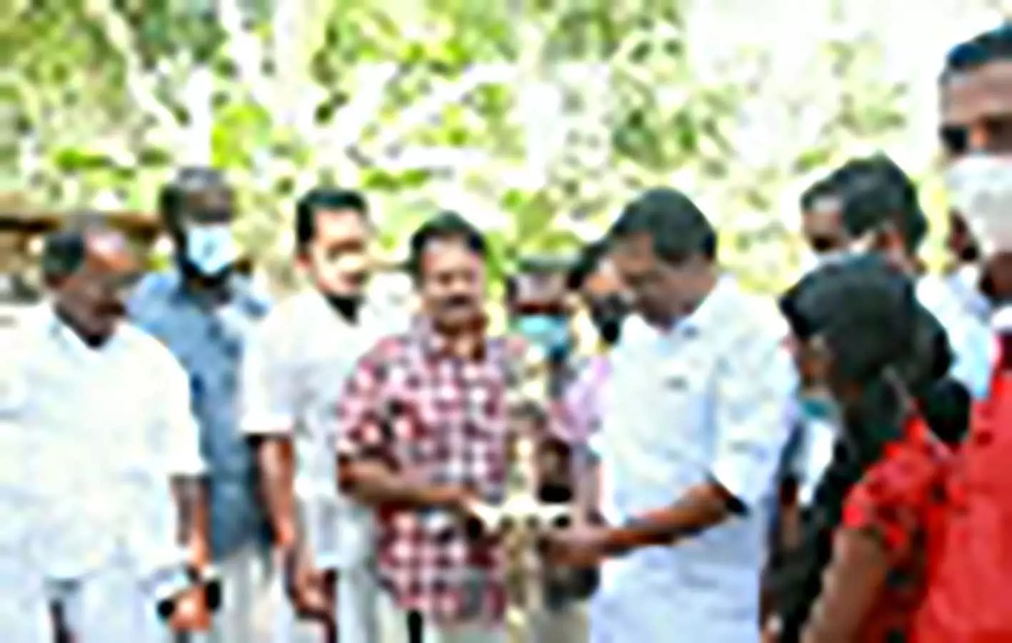 സജികുമാർ-വൈജ ദമ്പതികൾക്ക് ചോരാത്ത വീടൊരുങ്ങുന്നു