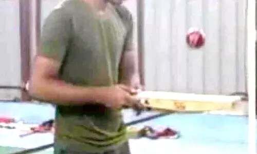 അമൽ കൃഷ്ണൻ ക്രിക്കറ്റ് ബാളിൽ തീർത്ത വിസ്മയത്തിന് രാജ്യാന്തര അംഗീകാരം അമൽ കൃഷ്ണൻ ക്രിക്കറ്റ് ബാളിൽ തീർത്ത വിസ്മയത്തിന് രാജ്യാന്തര അംഗീകാരം