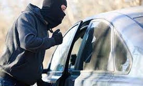 മസ്​ജിദിൽനിന്ന്​ പുറത്തിറങ്ങിയയാളെ കാറുകൊണ്ടിടിച്ചിട്ട് കൊള്ളയടിച്ചു