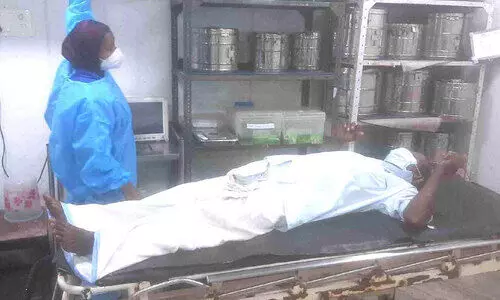 Police beat up father of remanded accused in Abkari case