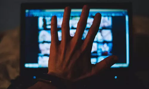 ഓൺലൈൻ ക്ലാസിൽ നഗ്​നത പ്രദർശനമുണ്ടായാൽ ചെയ്യേണ്ടതെന്ത്​ ​?