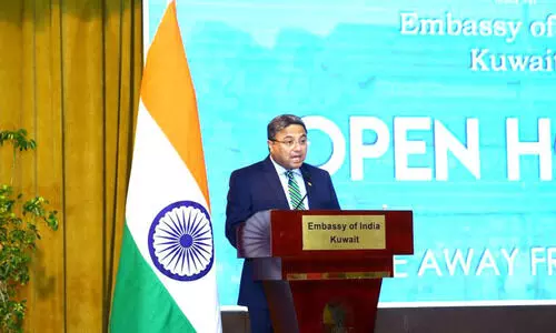 ന​ഴ്​​സി​ങ്​ ജോ​ലി: ഇ​ട​നി​ല​ക്കാ​ർ​ക്ക്​ പ​ണം ന​ൽ​ക​രു​ത് -അം​ബാ​സ​ഡ​ർ