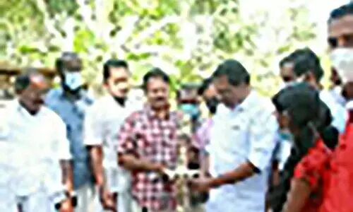 സജികുമാർ-വൈജ ദമ്പതികൾക്ക് ചോരാത്ത വീടൊരുങ്ങുന്നു