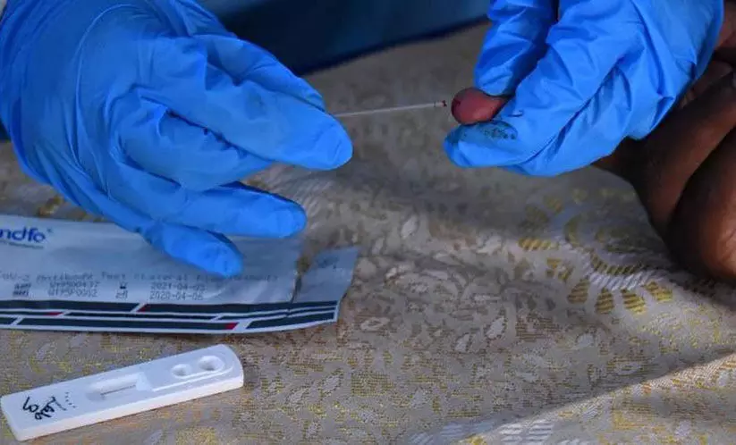 നാ​ട്ടി​ലെ റാ​പി​ഡ്​ പ​രി​ശോ​ധ​ന​യി​ൽ  കു​ടു​ങ്ങി നി​ര​വ​ധി പേ​ർ