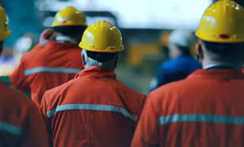 60 വയസ്സ് കഴിഞ്ഞ വിദേശ തൊഴിലാളികളുടെ വിസ പുതുക്കി നൽകും 60 വയസ്സ് കഴിഞ്ഞ വിദേശ തൊഴിലാളികളുടെ വിസ പുതുക്കി നൽകും