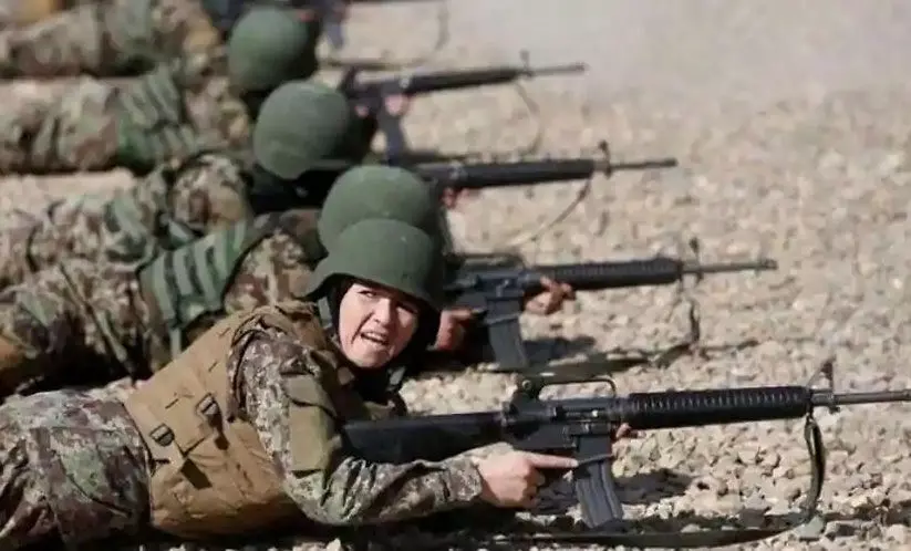 സ്​​ത്രീ​ക​ളെ സൈ​ന്യ​ത്തി​ൽ എ​ടു​ക്കു​ന്ന​തി​നെ​തി​രെ ഫ​ത്​​വ ബോ​ർ​ഡ്​