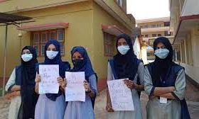 ഹിജാബ് ധരിക്കേണ്ടവർക്ക് ഓൺലൈൻ ക്ലാസ് തെരഞ്ഞെടുക്കാമെന്ന് ഉഡുപ്പി എം.എൽ.എ രഘുപതി ഭട്ട് ഹിജാബ് ധരിക്കേണ്ടവർക്ക് ഓൺലൈൻ ക്ലാസ് തെരഞ്ഞെടുക്കാമെന്ന് ഉഡുപ്പി എം.എൽ.എ രഘുപതി ഭട്ട്