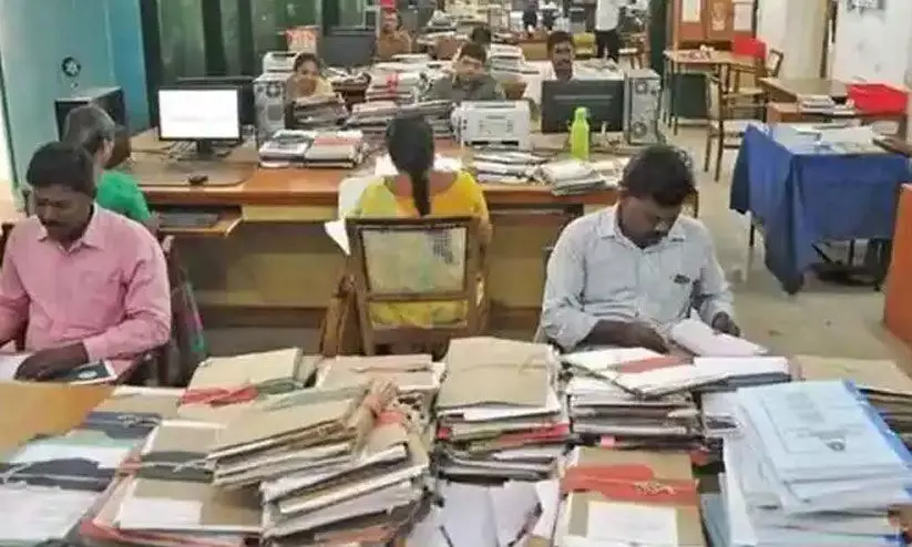 സർക്കാർ ജീവനക്കാർക്ക് ഇനി അഞ്ച്​ ദിവസം മാത്രം ജോലി; നിർണായക പ്രഖ്യാപനങ്ങളുമായി ഛത്തീസ്ഗഡ്​