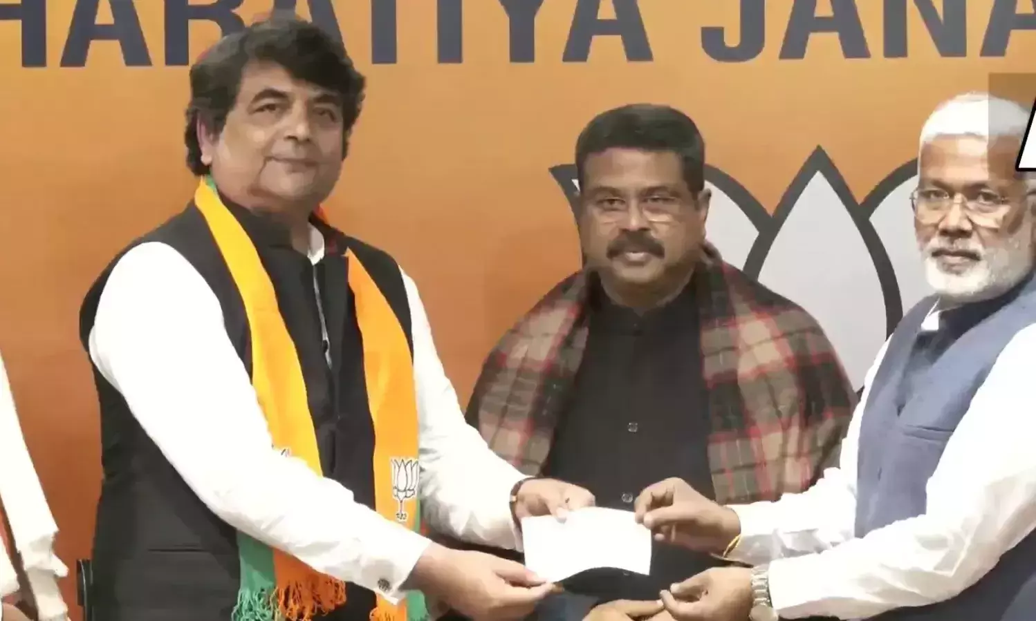 യു.പി: കുടമുടച്ച്​ ആർ.പി.എൻ സിങ്​; കൂ​റു​മാ​റ്റം കോ​ൺ​ഗ്ര​സി​ന്‍റെ ന​ഷ്ട​മോ ബി.​ജെ.​പി​യു​ടെ ലാ​ഭ​മോ?