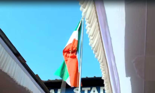 ദേശീയ പതാക തലകീഴായി ഉയര്‍ത്തിയത് രണ്ടു പൊലീസുകാരുടെ വീഴ്ചയെന്ന് റിപ്പോർട്ട്; വകുപ്പുതല നടപടിക്ക് ഉത്തരവ്