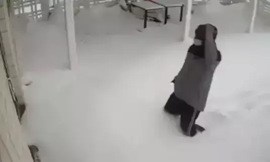 അടച്ചിട്ട റെസ്റ്റോറന്‍റ് കണ്ട് നിരാശനായി യുവാവ് : ഏറ്റെടുത്ത് സോഷ്യൽ മീഡിയ