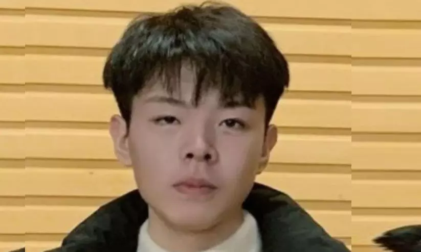 ആദ്യമായി മാതാപിതാക്കളെ കണ്ട 17കാരൻ ദിവസങ്ങൾക്കകം ആത്മഹത്യ ചെയ്​തു