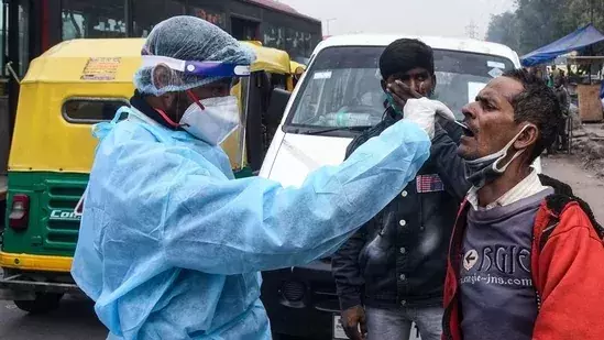 ​പ്രതിദിന കോവിഡ് രോഗികളുടെ എണ്ണം തുടർച്ചയായ രണ്ടാം ദിവസവും ആയിരത്തിൽ താഴെ