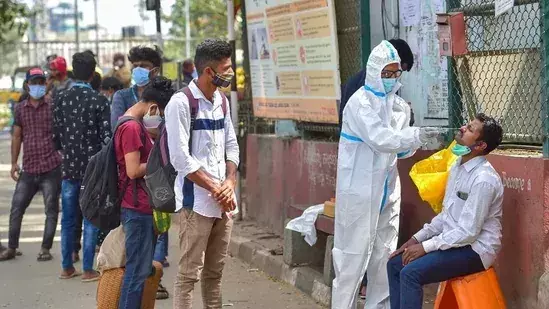 ഡൽഹിയിൽ കോവിഡ്​ നിയന്ത്രണങ്ങളിൽ ഇളവ്​; വാരാന്ത്യ കർഫ്യു പിൻവലിച്ചു, തിയറ്ററും ഹോട്ടലും തുറക്കും